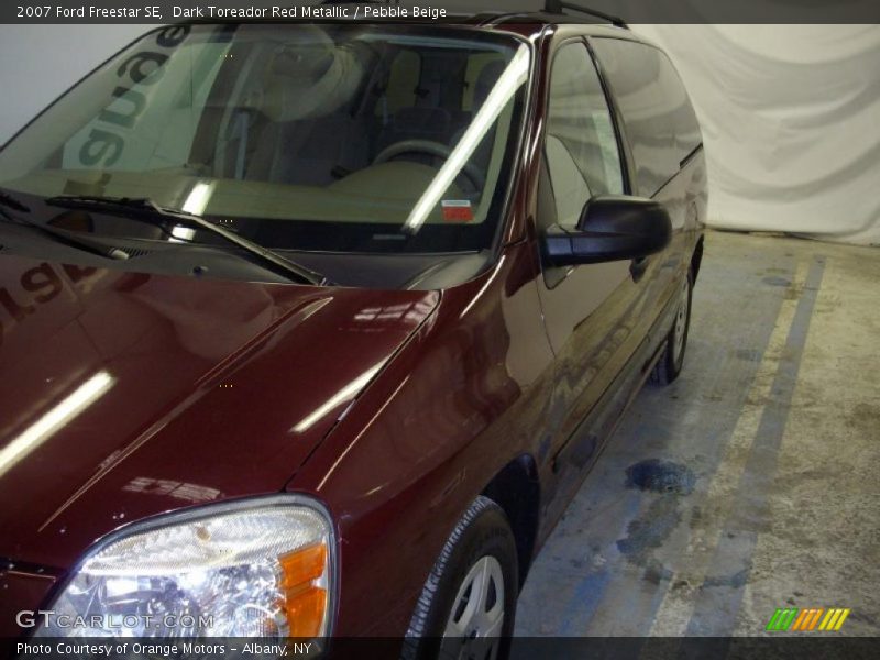 Dark Toreador Red Metallic / Pebble Beige 2007 Ford Freestar SE