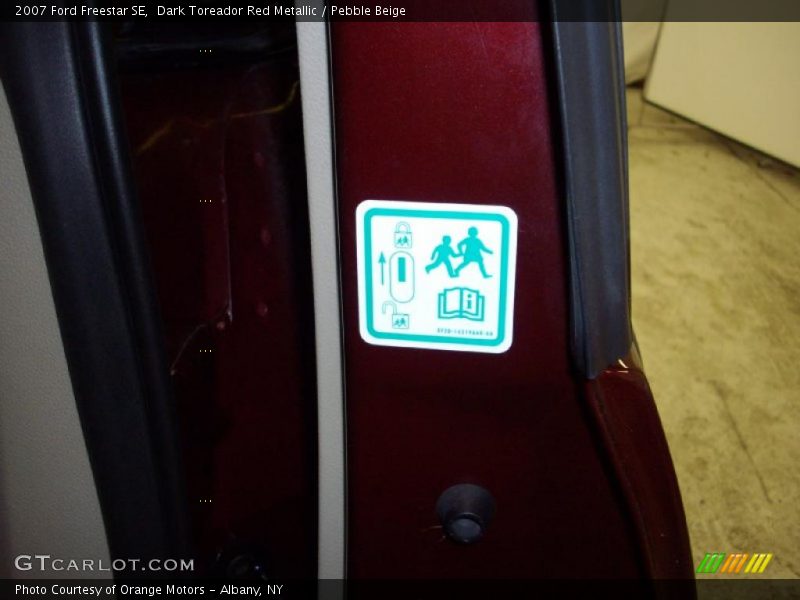 Dark Toreador Red Metallic / Pebble Beige 2007 Ford Freestar SE