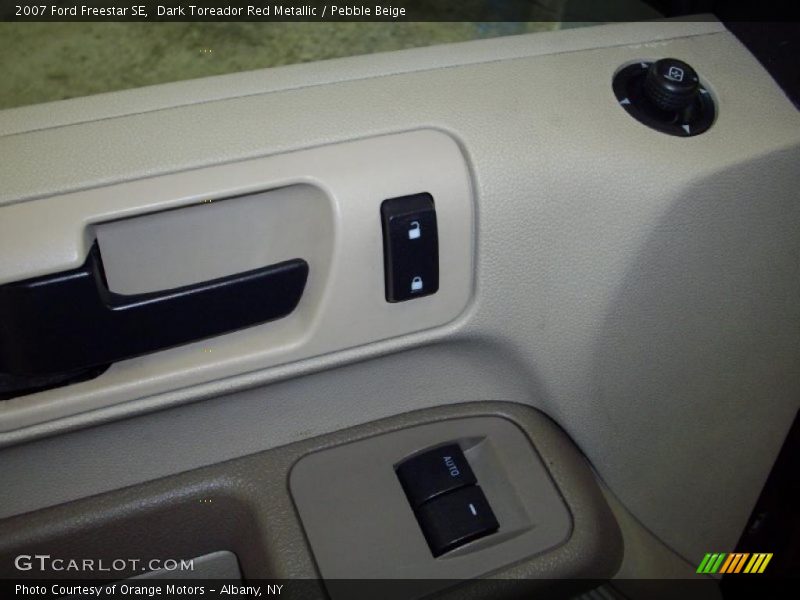 Dark Toreador Red Metallic / Pebble Beige 2007 Ford Freestar SE