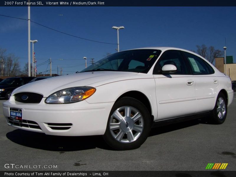 Vibrant White / Medium/Dark Flint 2007 Ford Taurus SEL