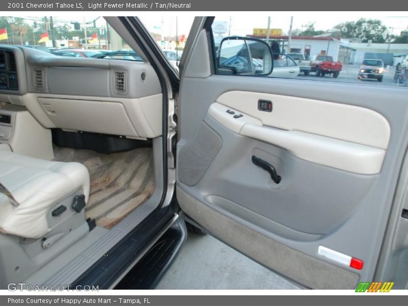 Light Pewter Metallic / Tan/Neutral 2001 Chevrolet Tahoe LS