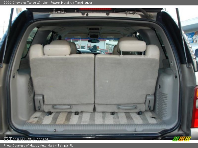 Light Pewter Metallic / Tan/Neutral 2001 Chevrolet Tahoe LS