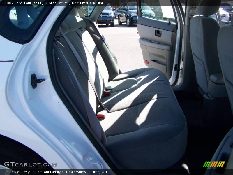 Vibrant White / Medium/Dark Flint 2007 Ford Taurus SEL