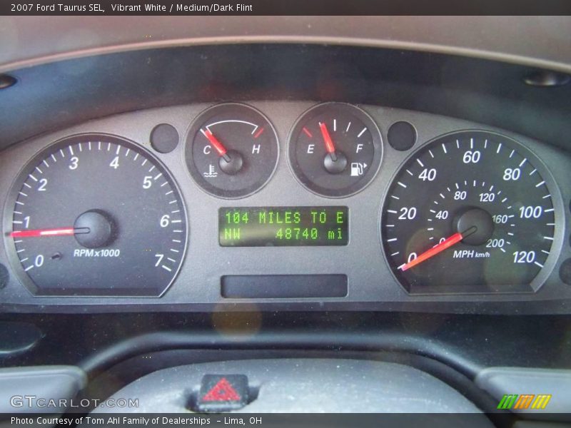Vibrant White / Medium/Dark Flint 2007 Ford Taurus SEL