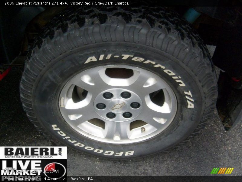Victory Red / Gray/Dark Charcoal 2006 Chevrolet Avalanche Z71 4x4