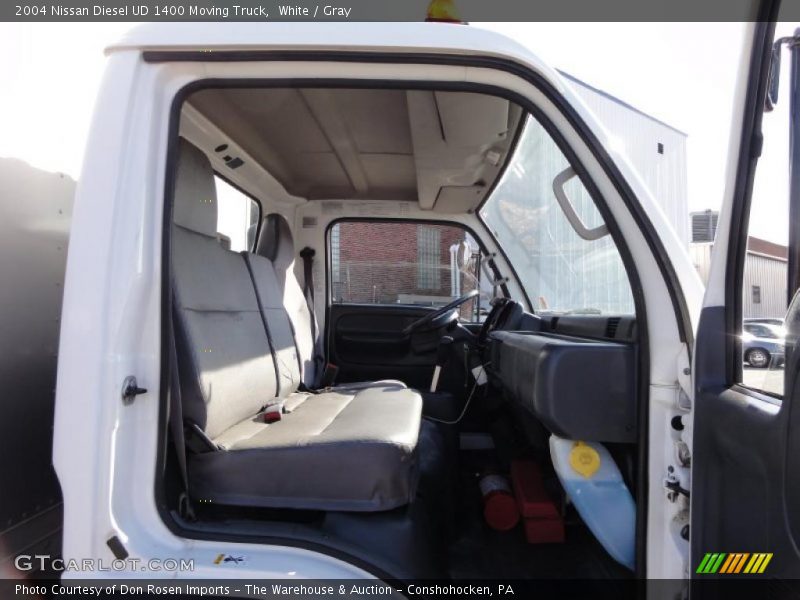 White / Gray 2004 Nissan Diesel UD 1400 Moving Truck