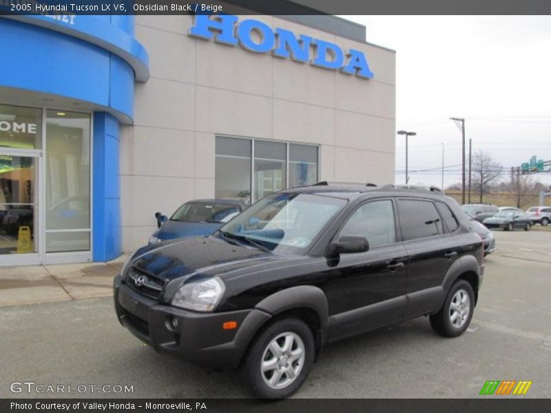 Obsidian Black / Beige 2005 Hyundai Tucson LX V6