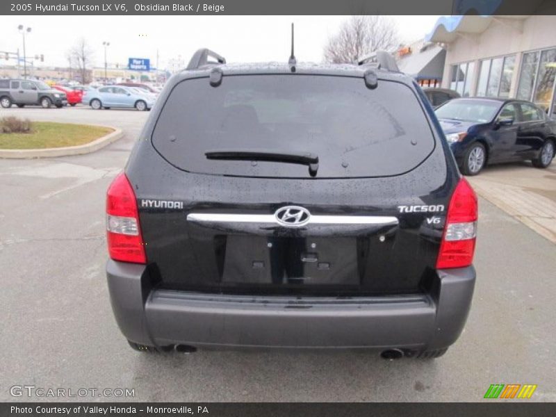 Obsidian Black / Beige 2005 Hyundai Tucson LX V6