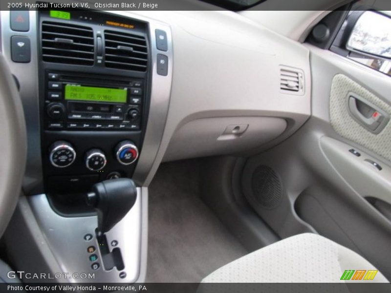 Obsidian Black / Beige 2005 Hyundai Tucson LX V6