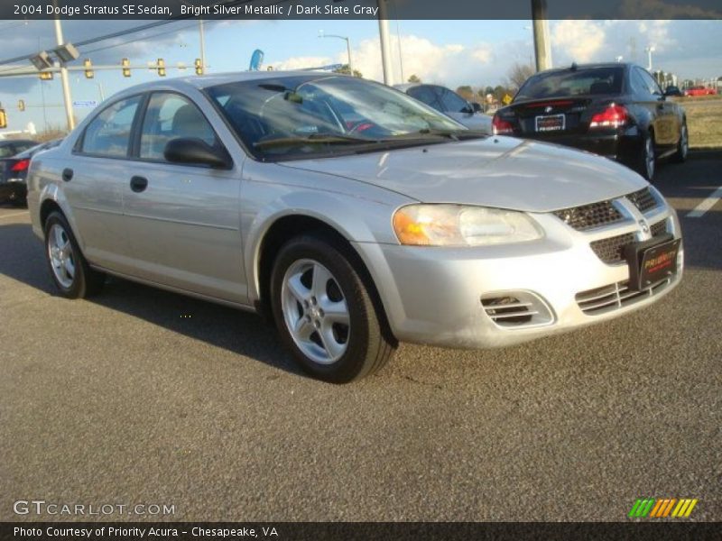 Bright Silver Metallic / Dark Slate Gray 2004 Dodge Stratus SE Sedan
