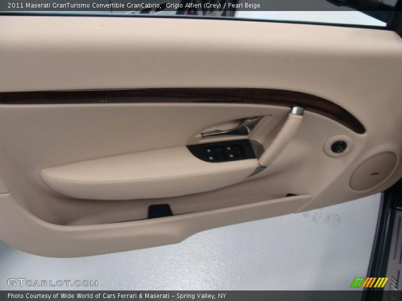 Grigio Alfieri (Grey) / Pearl Beige 2011 Maserati GranTurismo Convertible GranCabrio