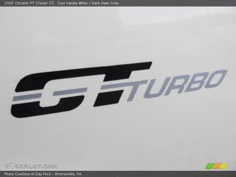 Cool Vanilla White / Dark Slate Gray 2005 Chrysler PT Cruiser GT