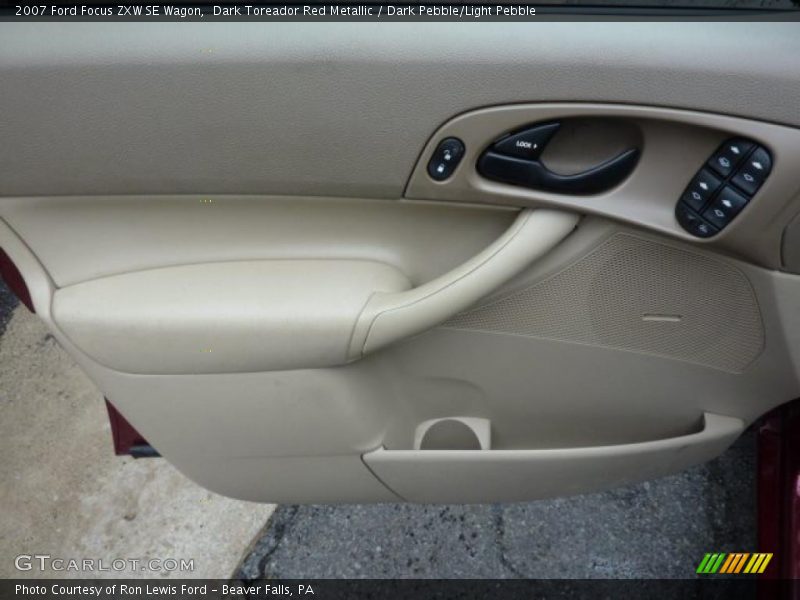 Door Panel of 2007 Focus ZXW SE Wagon