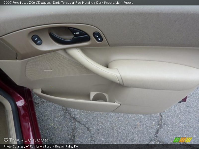 Door Panel of 2007 Focus ZXW SE Wagon