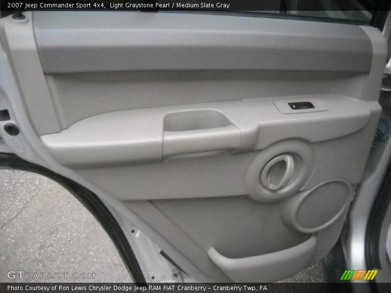 Light Graystone Pearl / Medium Slate Gray 2007 Jeep Commander Sport 4x4