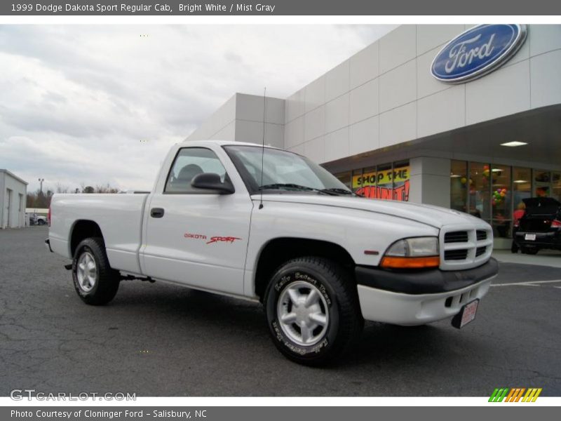 Front 3/4 View of 1999 Dakota Sport Regular Cab