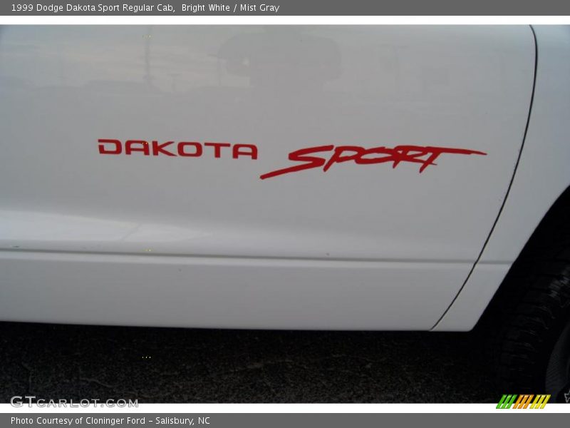  1999 Dakota Sport Regular Cab Logo