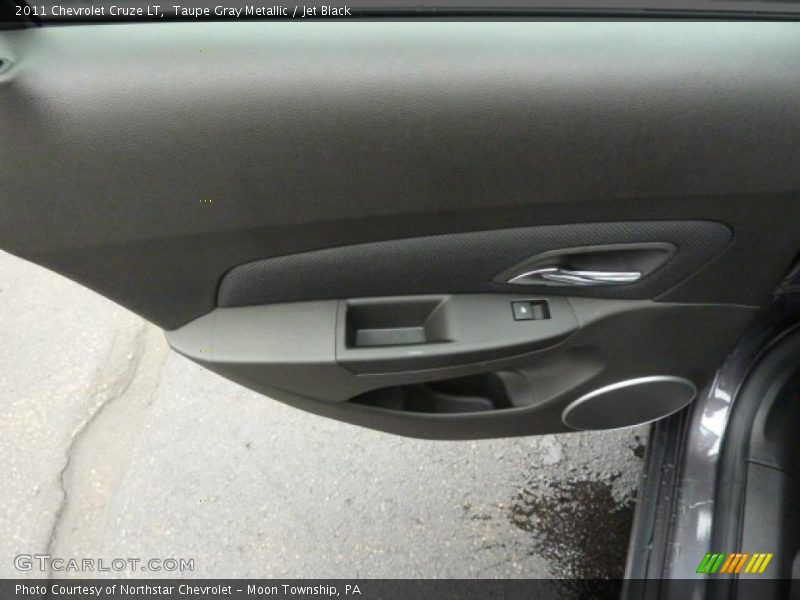 Taupe Gray Metallic / Jet Black 2011 Chevrolet Cruze LT
