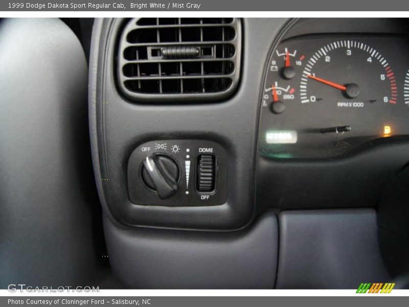 Controls of 1999 Dakota Sport Regular Cab