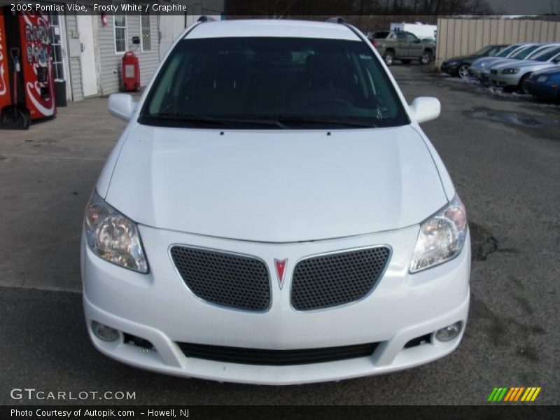 Frosty White / Graphite 2005 Pontiac Vibe