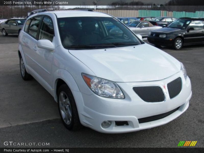Frosty White / Graphite 2005 Pontiac Vibe
