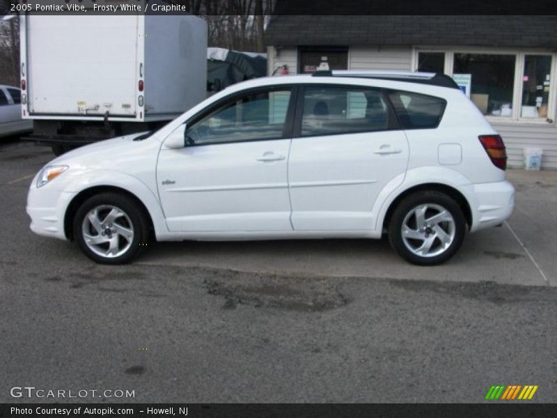 Frosty White / Graphite 2005 Pontiac Vibe