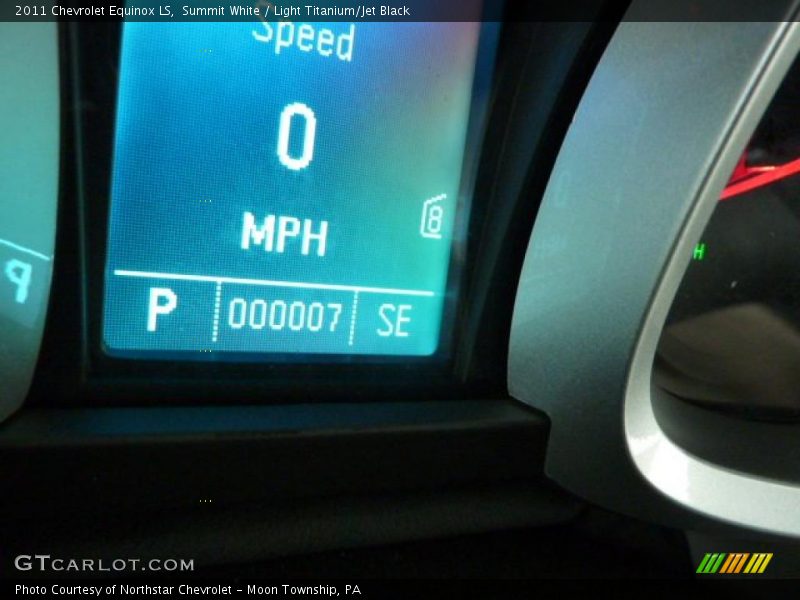 Summit White / Light Titanium/Jet Black 2011 Chevrolet Equinox LS