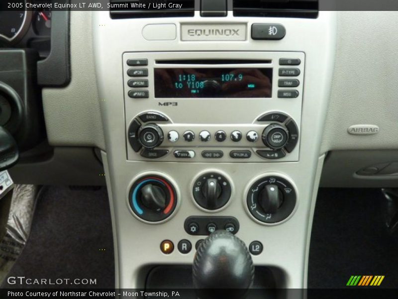 Summit White / Light Gray 2005 Chevrolet Equinox LT AWD