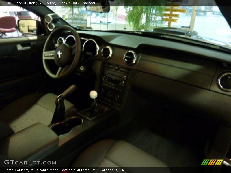 Black / Dark Charcoal 2009 Ford Mustang GT Coupe