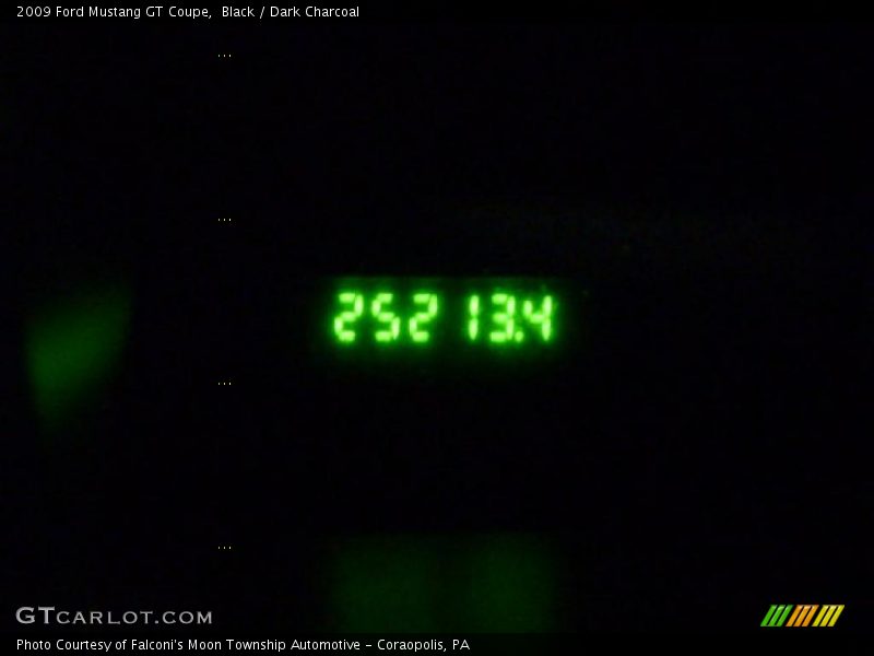 Black / Dark Charcoal 2009 Ford Mustang GT Coupe