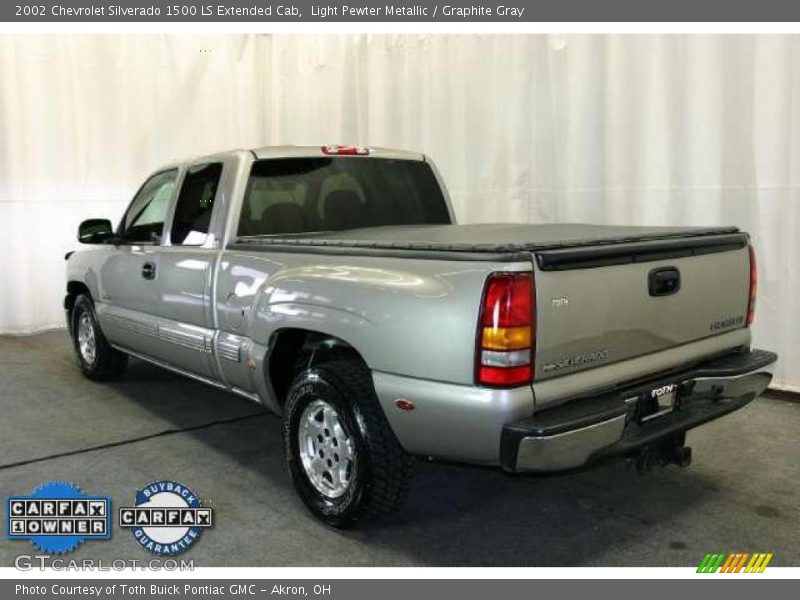 Light Pewter Metallic / Graphite Gray 2002 Chevrolet Silverado 1500 LS Extended Cab