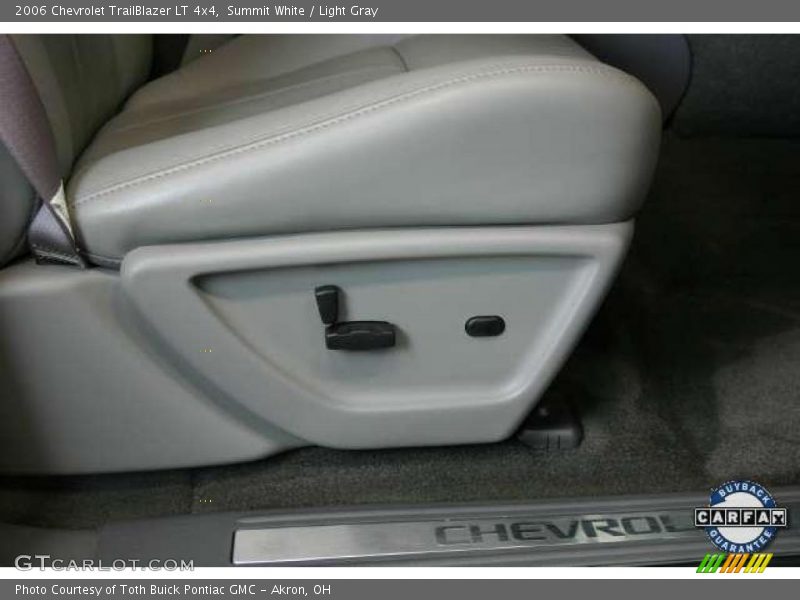 Summit White / Light Gray 2006 Chevrolet TrailBlazer LT 4x4