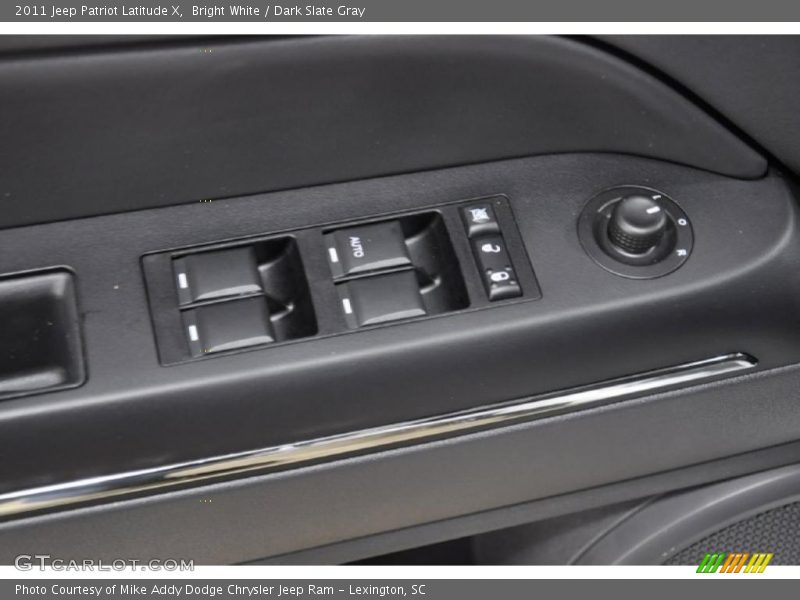 Bright White / Dark Slate Gray 2011 Jeep Patriot Latitude X