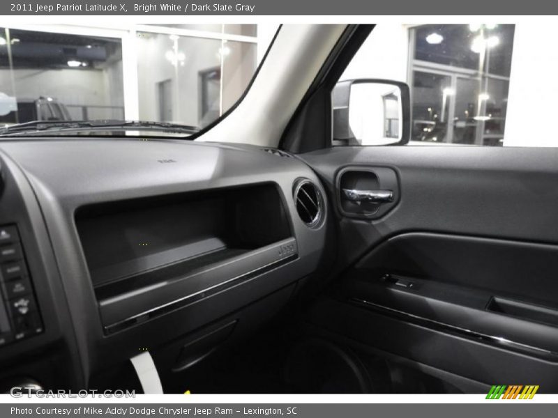 Bright White / Dark Slate Gray 2011 Jeep Patriot Latitude X