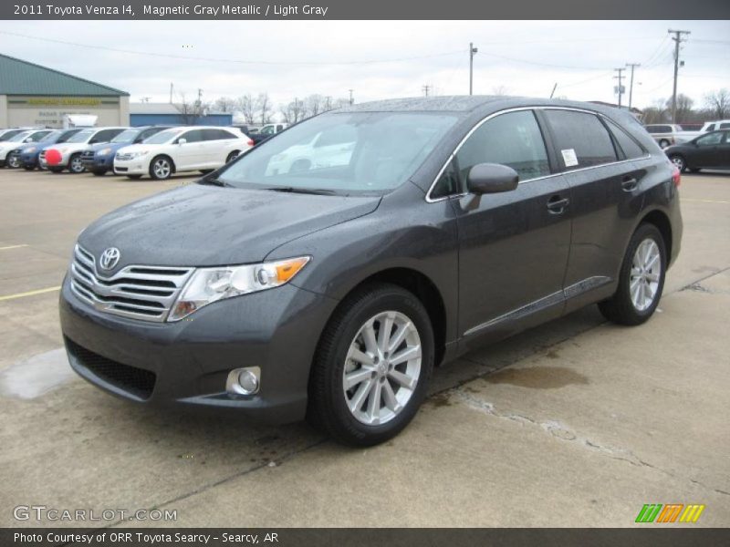 Front 3/4 View of 2011 Venza I4