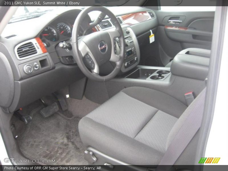 Summit White / Ebony 2011 GMC Yukon SLE