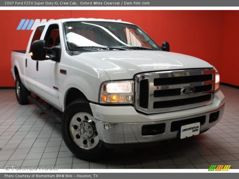 Oxford White Clearcoat / Dark Flint cloth 2007 Ford F250 Super Duty XL Crew Cab