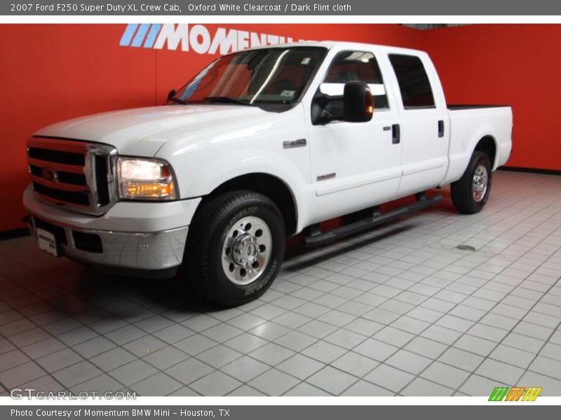 Oxford White Clearcoat / Dark Flint cloth 2007 Ford F250 Super Duty XL Crew Cab