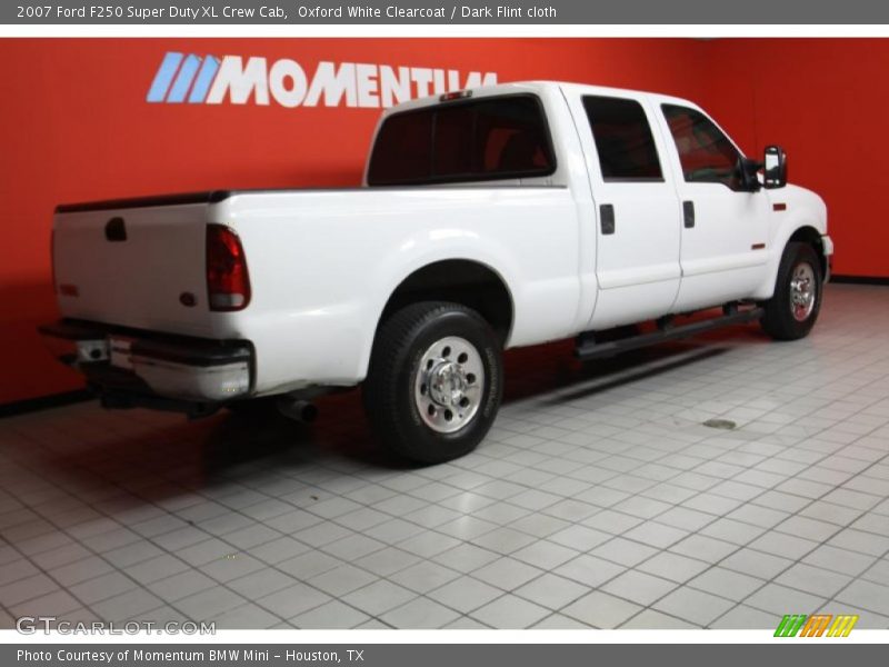 Oxford White Clearcoat / Dark Flint cloth 2007 Ford F250 Super Duty XL Crew Cab