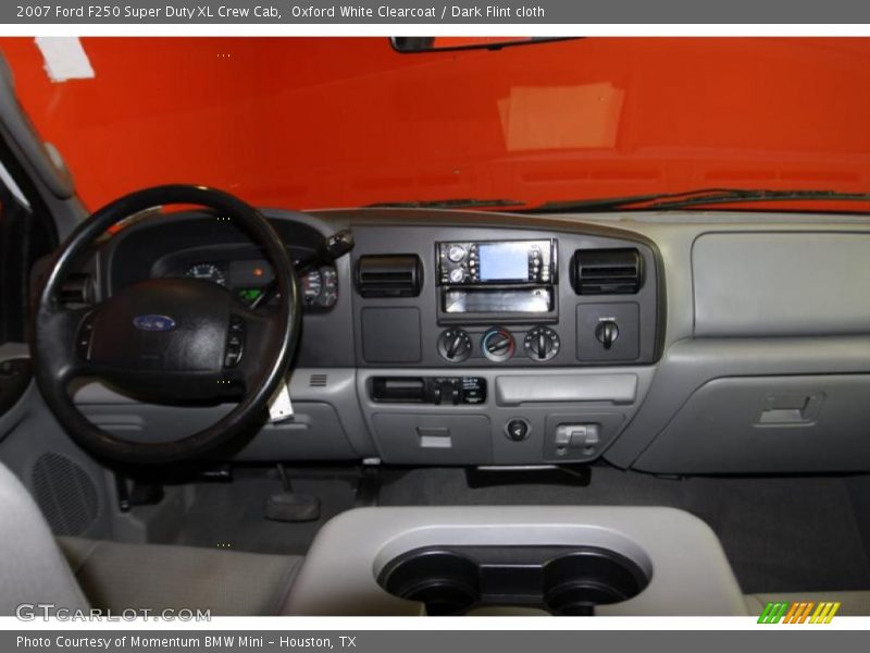 Oxford White Clearcoat / Dark Flint cloth 2007 Ford F250 Super Duty XL Crew Cab