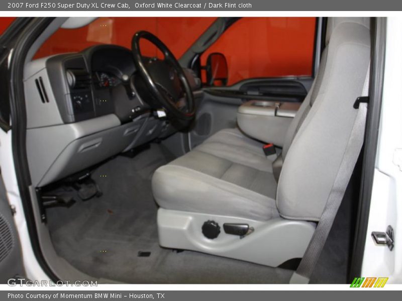 Oxford White Clearcoat / Dark Flint cloth 2007 Ford F250 Super Duty XL Crew Cab
