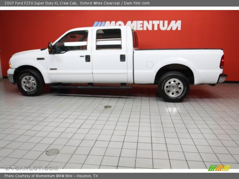 Oxford White Clearcoat / Dark Flint cloth 2007 Ford F250 Super Duty XL Crew Cab
