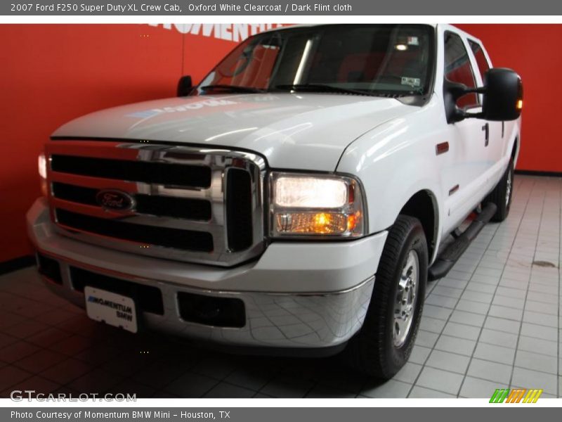 Oxford White Clearcoat / Dark Flint cloth 2007 Ford F250 Super Duty XL Crew Cab