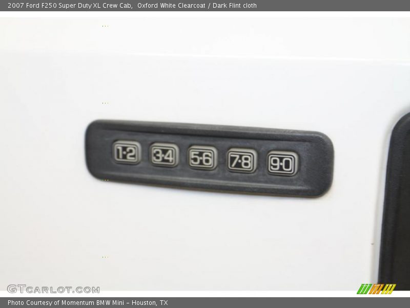 Oxford White Clearcoat / Dark Flint cloth 2007 Ford F250 Super Duty XL Crew Cab