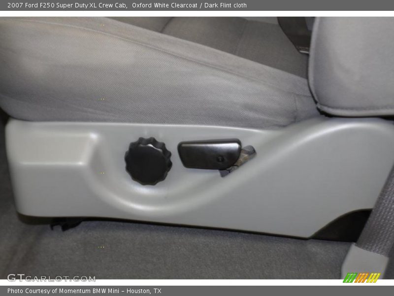 Oxford White Clearcoat / Dark Flint cloth 2007 Ford F250 Super Duty XL Crew Cab