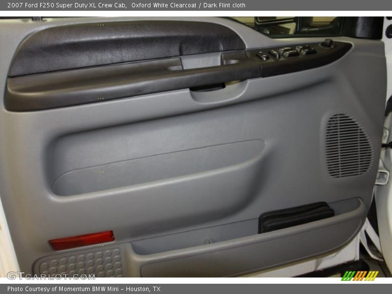 Oxford White Clearcoat / Dark Flint cloth 2007 Ford F250 Super Duty XL Crew Cab