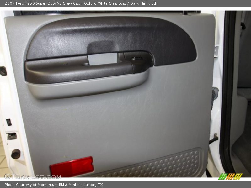 Oxford White Clearcoat / Dark Flint cloth 2007 Ford F250 Super Duty XL Crew Cab