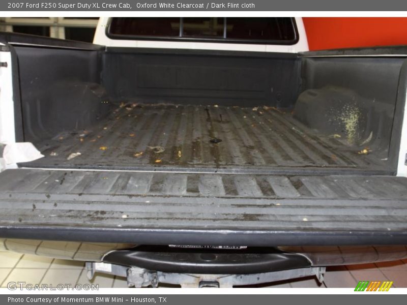 Oxford White Clearcoat / Dark Flint cloth 2007 Ford F250 Super Duty XL Crew Cab