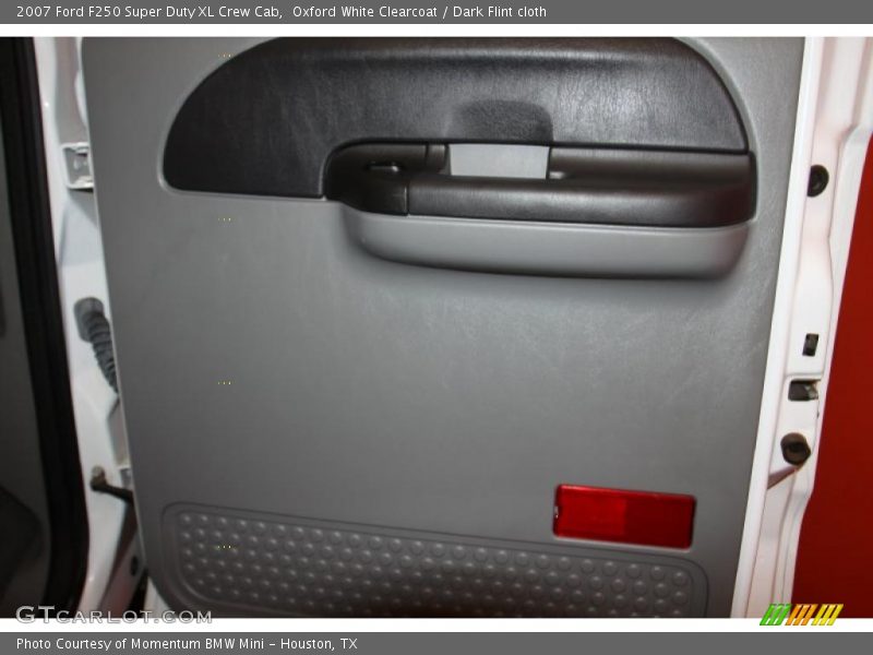 Oxford White Clearcoat / Dark Flint cloth 2007 Ford F250 Super Duty XL Crew Cab