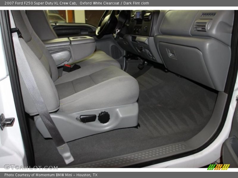 Oxford White Clearcoat / Dark Flint cloth 2007 Ford F250 Super Duty XL Crew Cab